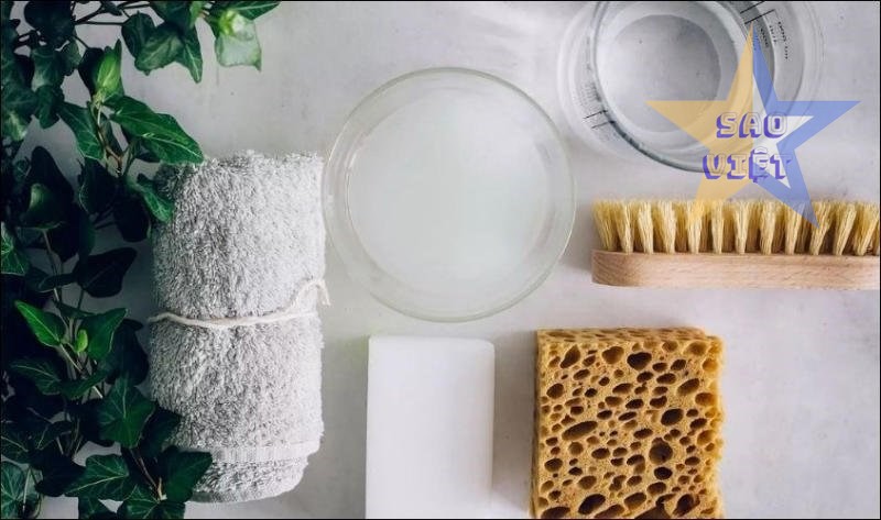 Một số dụng cụ chuẩn bị để vệ sinh túi vải dù