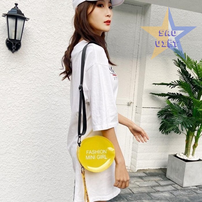 Túi đeo chéo có thiết kế hình tròn đơn giản mà ấn tượng